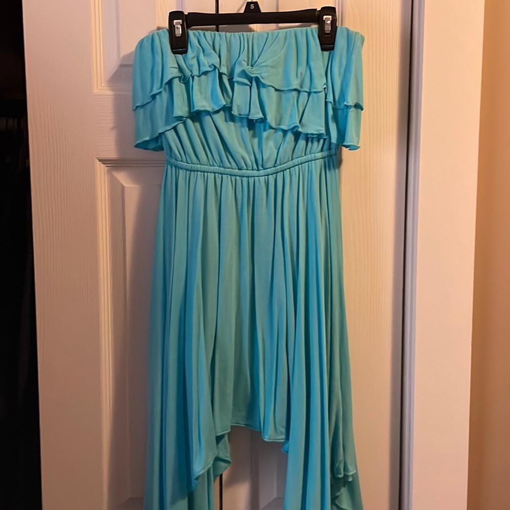 Strapless dress. Turquoise.